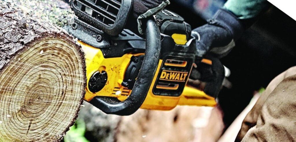 10 Best Small Chainsaws – Compact Helper For Everyday Tasks